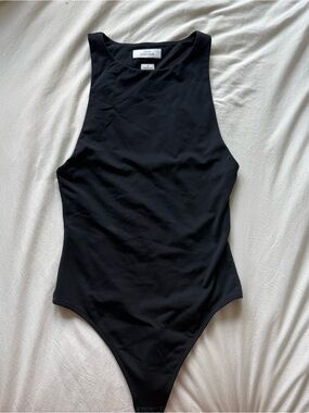 Aritzia 90s Babaton Contour Bodysuit